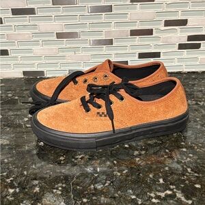 Vans Men’s Size 6 Suede Low-Top Sneakers in Rust with Black Sole NEW